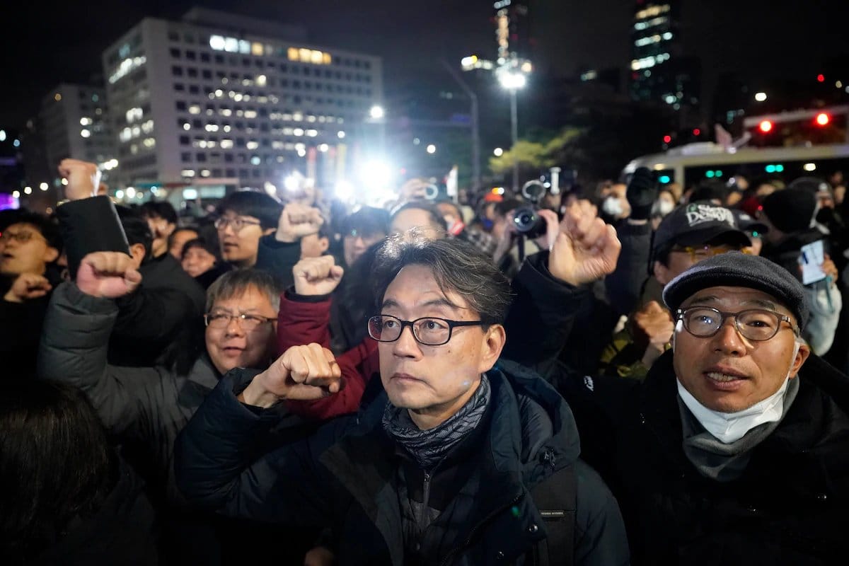 Los trabajadores surcoreanos llaman a huelga indefinida para exigir la dimisión del presidente Yoon Suk-yeol
