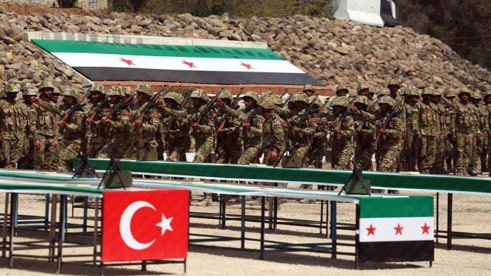 Fuerzas locales y el SNA toman el control de Deir Ezzor tras retirada de las SDF