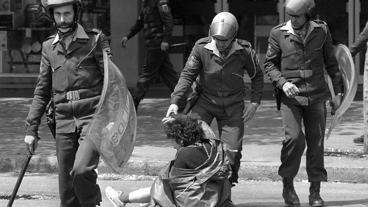 200 muertos por violencia policial, parapolicial y atentados de extrema derecha: la represión en la transición española