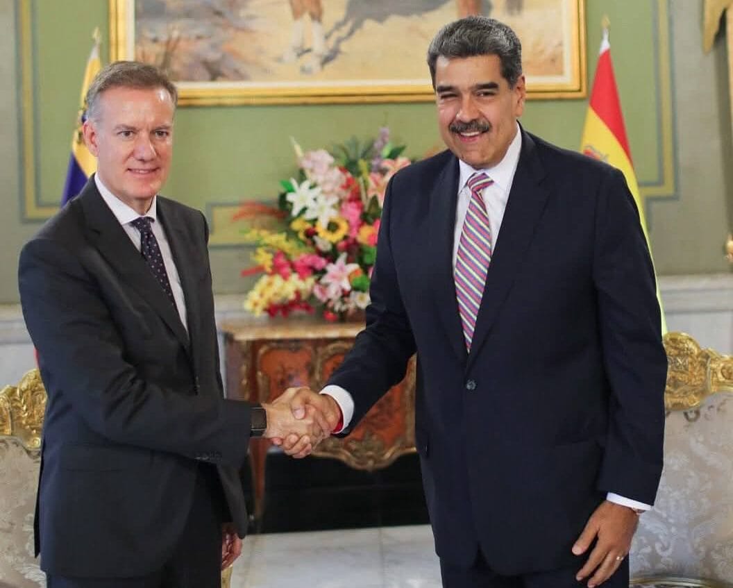 Nicolás Maduro recibe las credenciales del nuevo embajador de español en Venezuela, Álvaro Albacete
