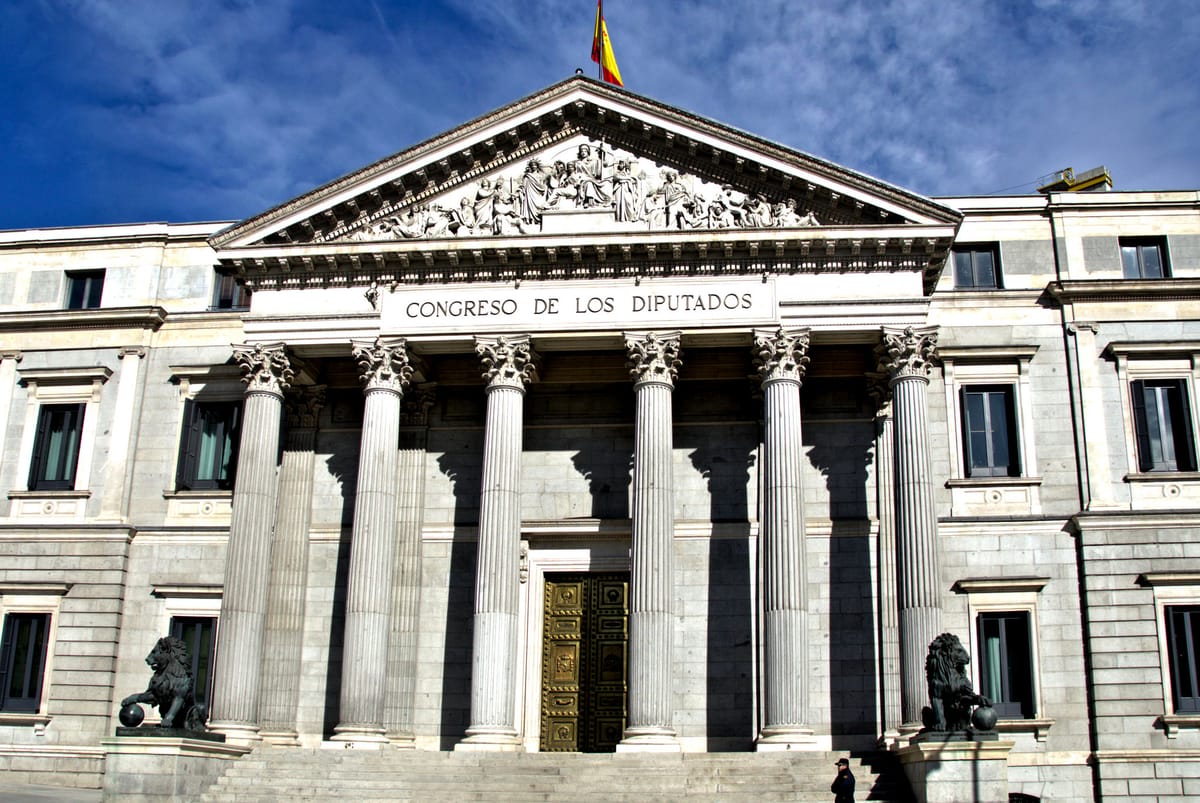 El Congreso de los Diputados suspende la prórroga del impuesto a energéticas y aprueba la reforma de pensiones