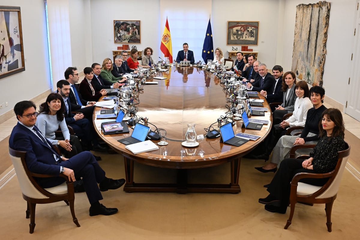 El Gobierno español aprueba por vía urgente la reducción de la jornada laboral y la envía al Congreso