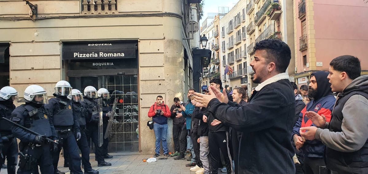 Mossos y Guardia Urbana desalojan la Antiga Massana sin notificación previa