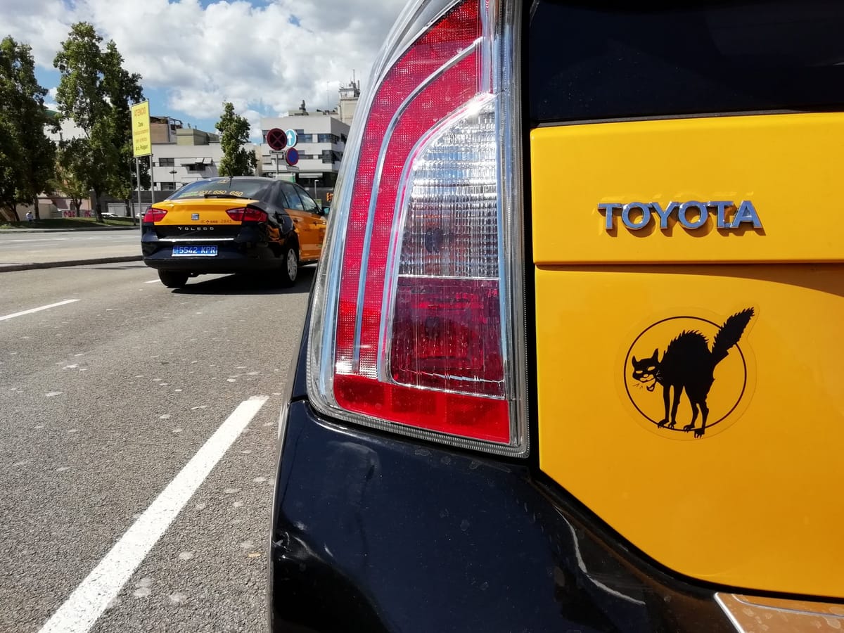 Los taxistas paran en todo el Estado español contra el aumento de los seguros