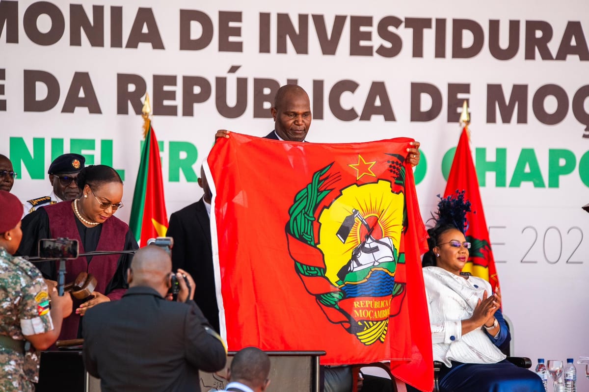 Mozambique inviste a Daniel Chapo entre protestas de la oposición