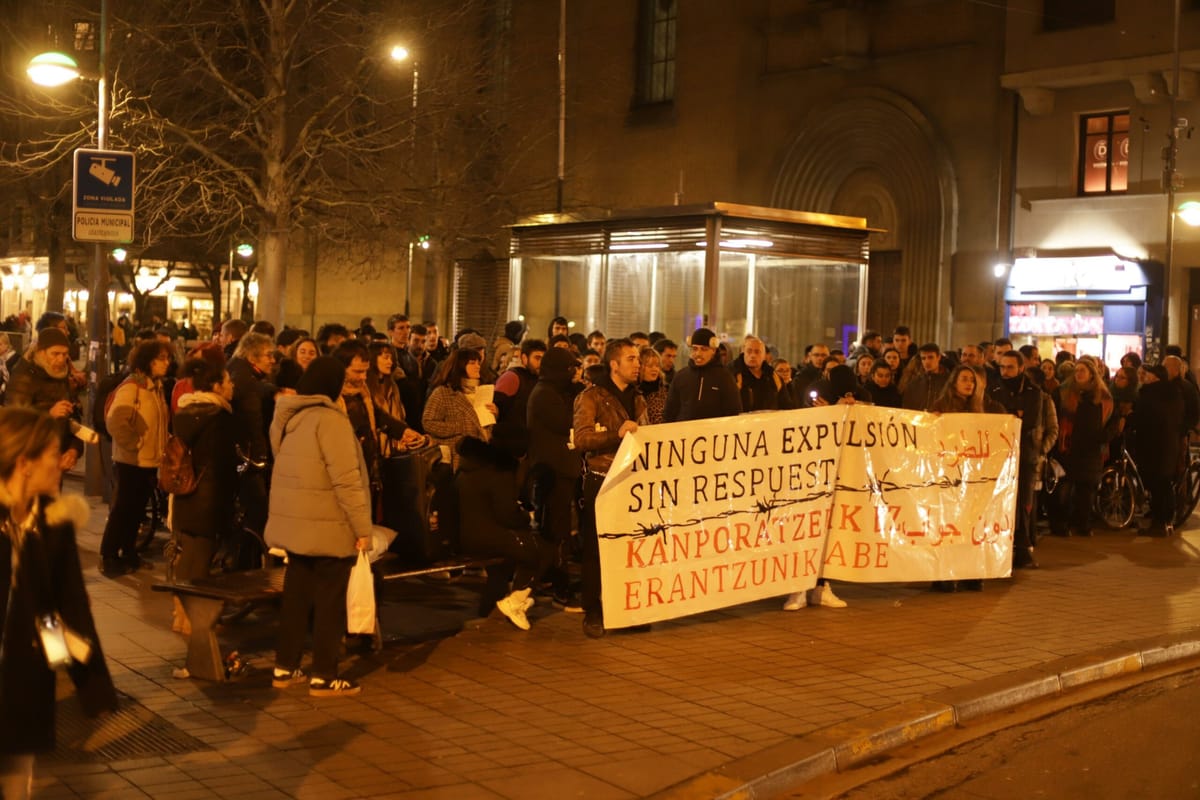 Denuncian persecución y deportaciones contra personas migrantes en Iruñea
