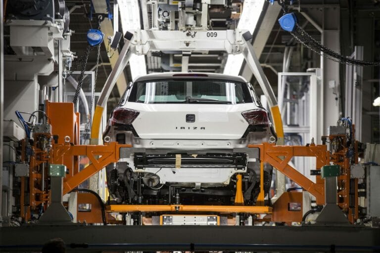 Seat alerta que "la falta de ayudas públicas" al vehículo eléctrico pone en riesgo el empleo