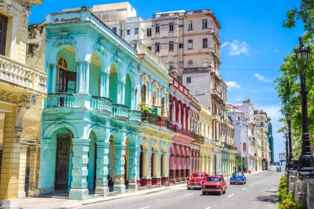 Cuba avanza en la dolarización parcial