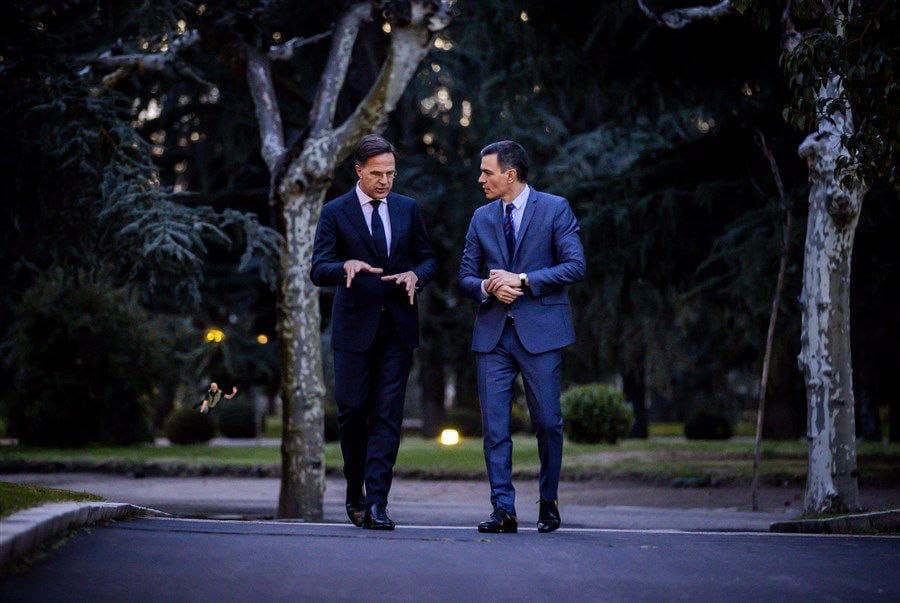 Sánchez consigue "flexibilidad" para el gasto militar, pero asume un control más estricto y revisión en 2029