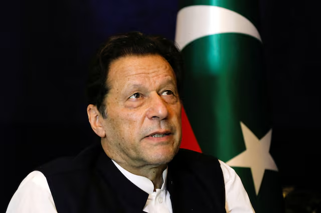 Imran Khan y su esposa Bushra Bibi han sido condenados a prisión por corrupción