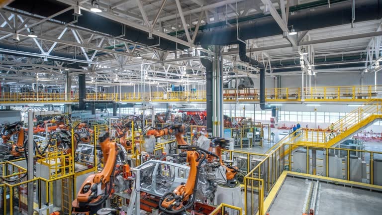 La producción de coches en el Estado español cae un 3,1% y pierde posiciones a nivel mundial