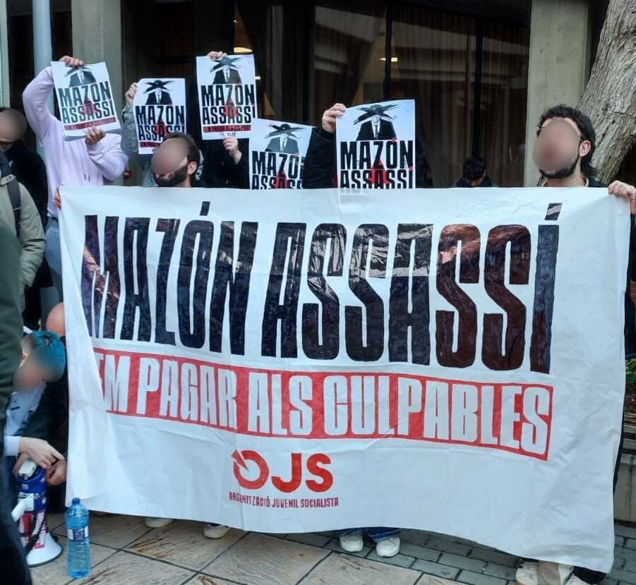 Protestas contra Mazón y Rovira en su visita a la Universitat d'Alacant