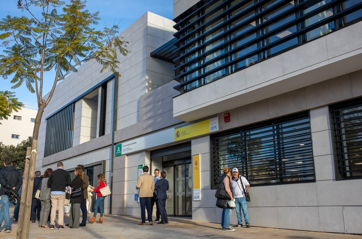 La tasa de paro cae a mínimos históricos, pero persisten las dudas sobre la calidad del empleo