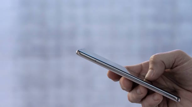 Publicar en redes sociales varias veces al día aumenta la irritabilidad