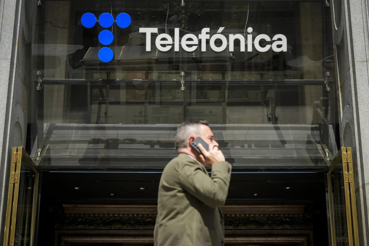 El grupo saudí STC ratifica la compra del 9,97% de Telefónica y busca un asiento en su consejo de administración