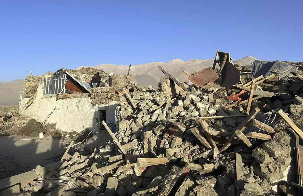 Terremoto de 6,8 deja 95 muertos en China