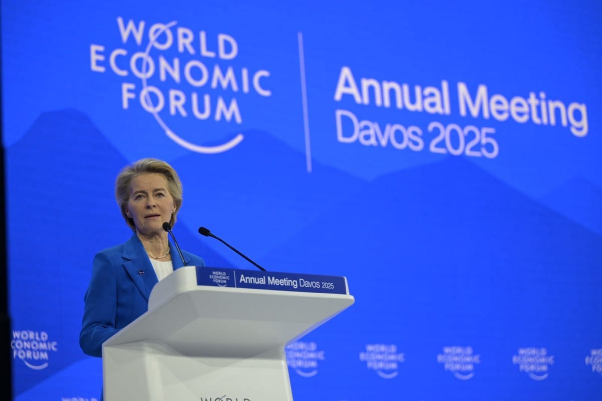 Von der Leyen se muestra ambivalente respecto a China en su declaración en Davos
