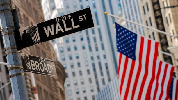 Bancos de Wall Street alcanzan ingresos récord impulsados por volatilidad electoral y agitación global