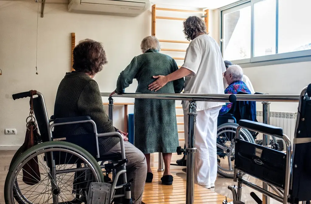 Las aseguradoras aumentan el precio del seguro de salud para mayores de 65 años
