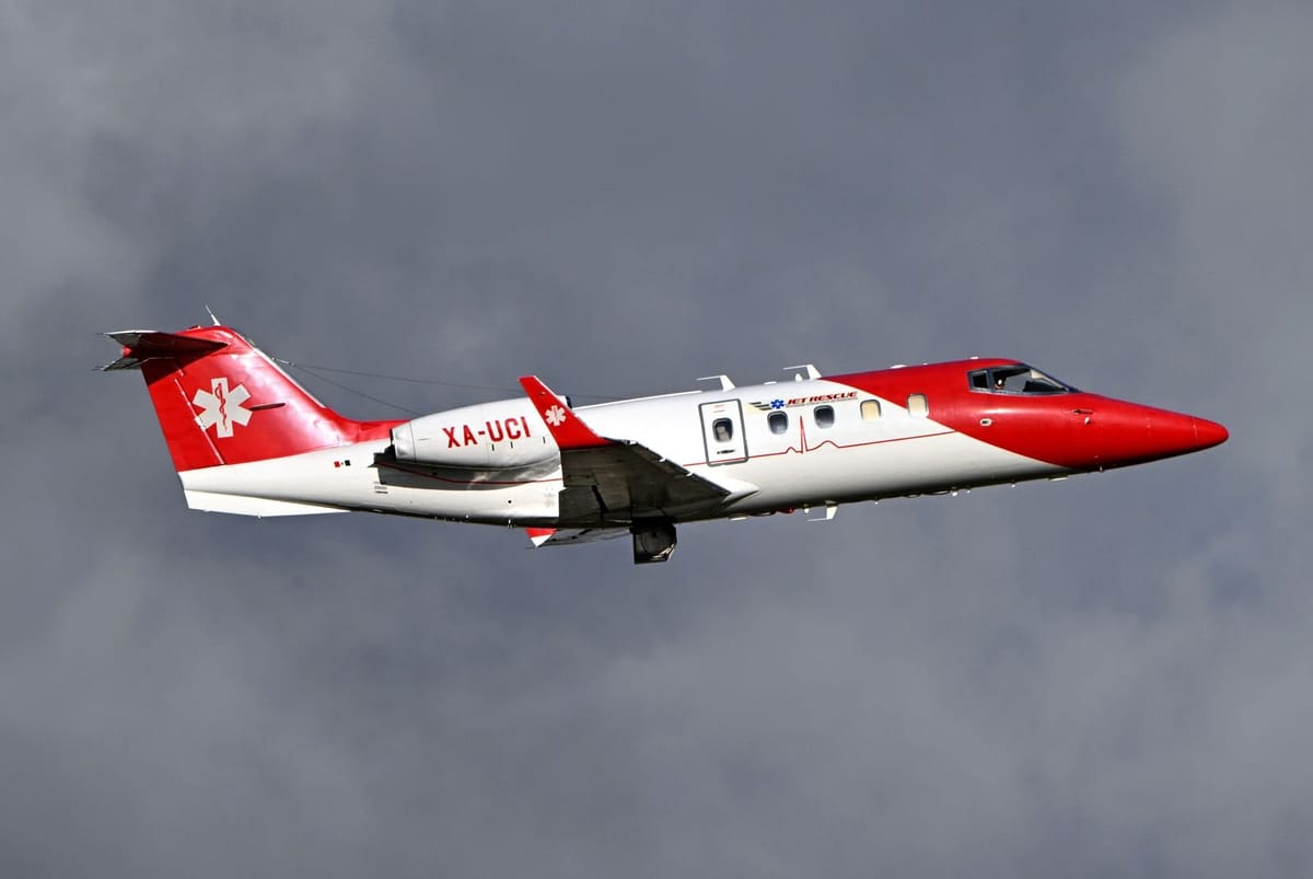 Avión medicalizado se estrella en Filadelfia y deja seis muertos