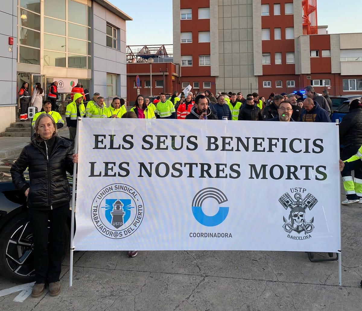 Paro en el Puerto de Barcelona: Reclaman seguridad y denuncian censura