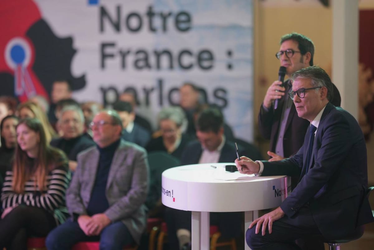 El Partido Socialista francés no apoyará la moción de censura contra Bayrou