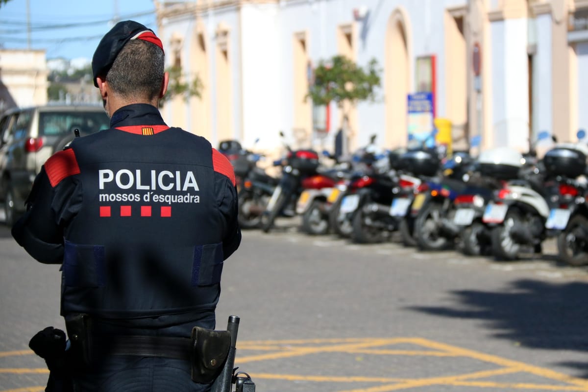 La Generalitat y el Gobierno español acuerdan ampliar la plantilla de los Mossos hasta los 25.000 agentes para 2030
