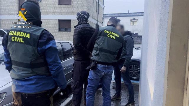 Detienen a un vecino de Amurrio por burlarse de la policía en redes sociales
