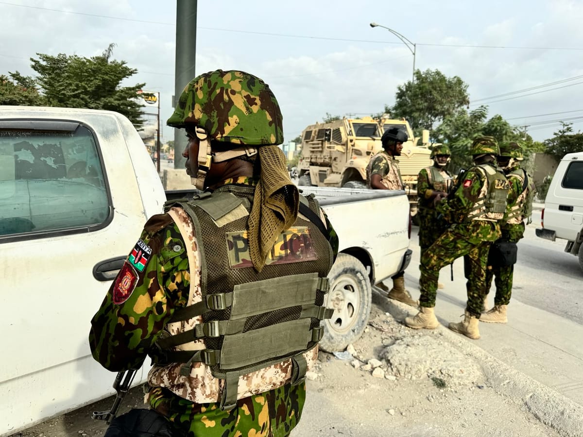 200 policías de Kenia llegan a Haití mientras EEUU condiciona fondos y la violencia aumenta