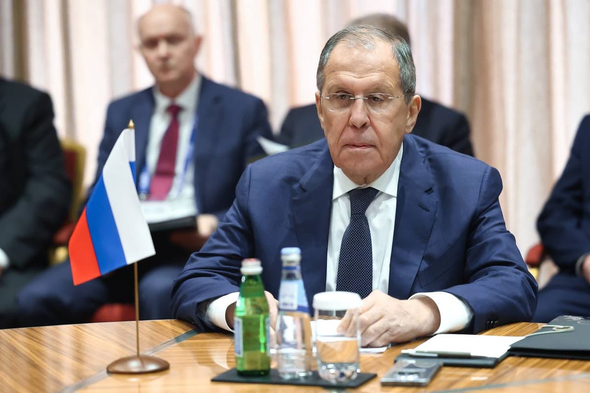Lavrov acusa a Europa de querer "seguir la guerra" y asegura que sobra en las negociaciones sobre Ucrania