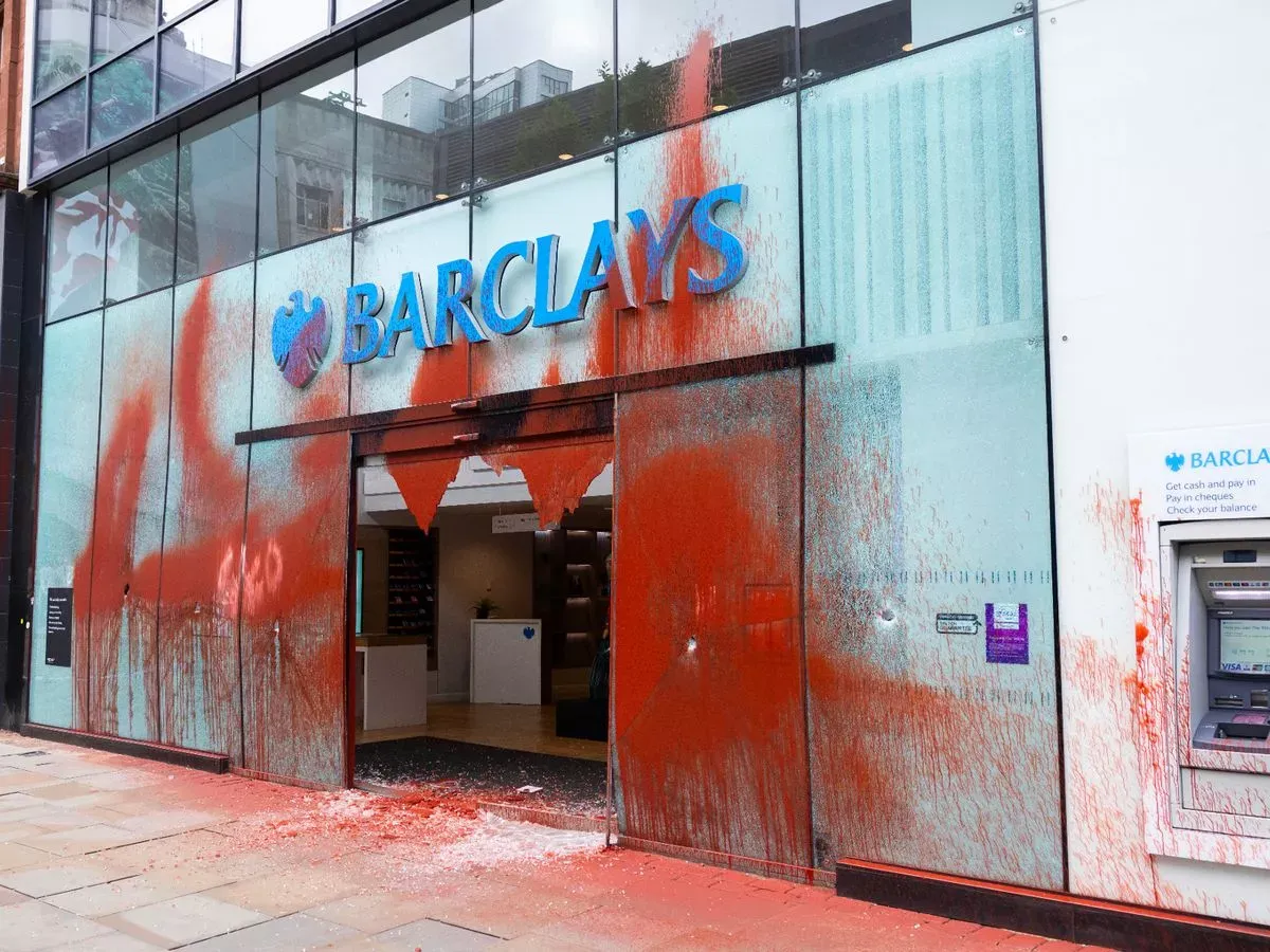 Barclays se deshace de sus acciones en Elbit Systems, cuyas fábricas en Reino Unido enfrentan problemas por las acciones directas