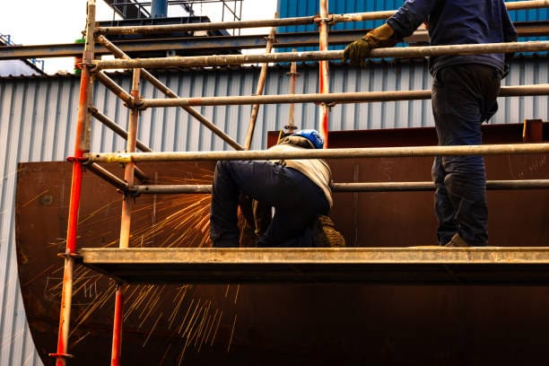 La patronal de la construcción pide aumentar el límite de horas extras hasta 450 ante la reducción de jornada laboral