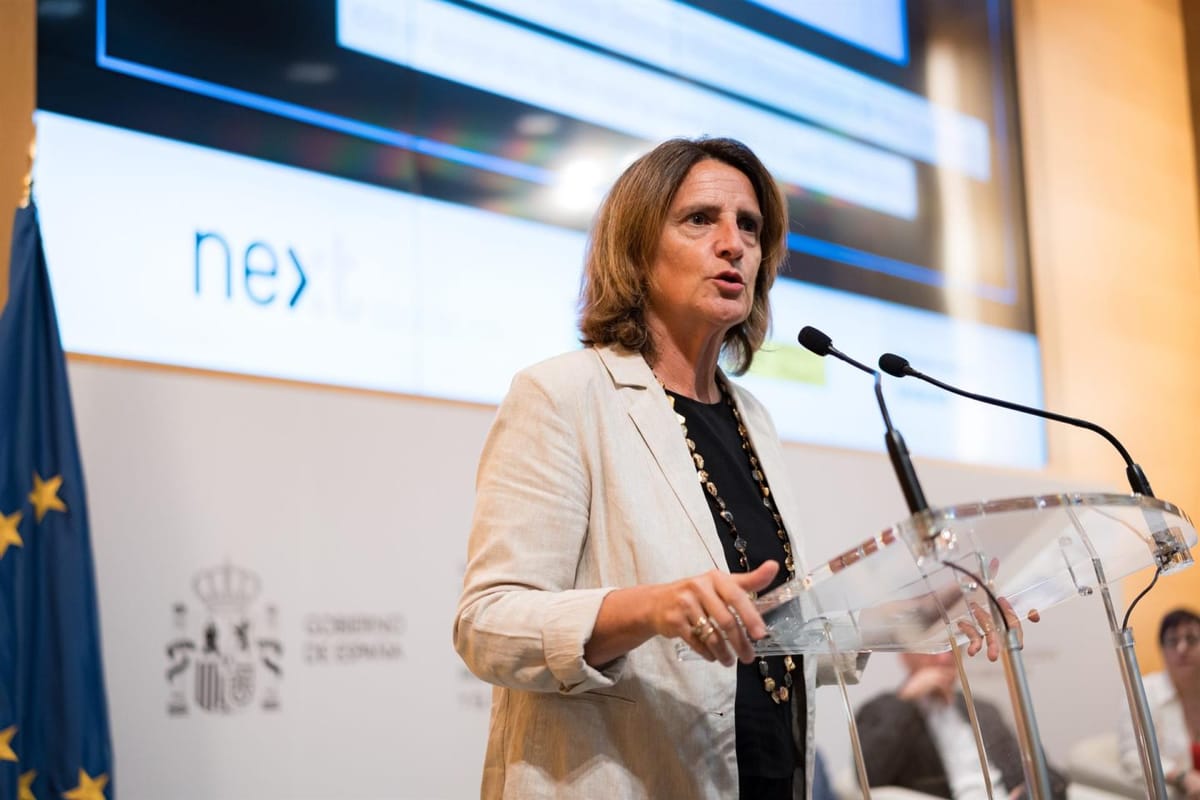 Bruselas relaja las exigencias medioambientales para las empresas en el nuevo 'Pacto Industrial Limpio'