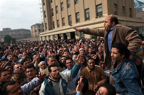 Detienen a nueve trabajadores egipcios de la empresa textil 'T&C' en medio de una huelga