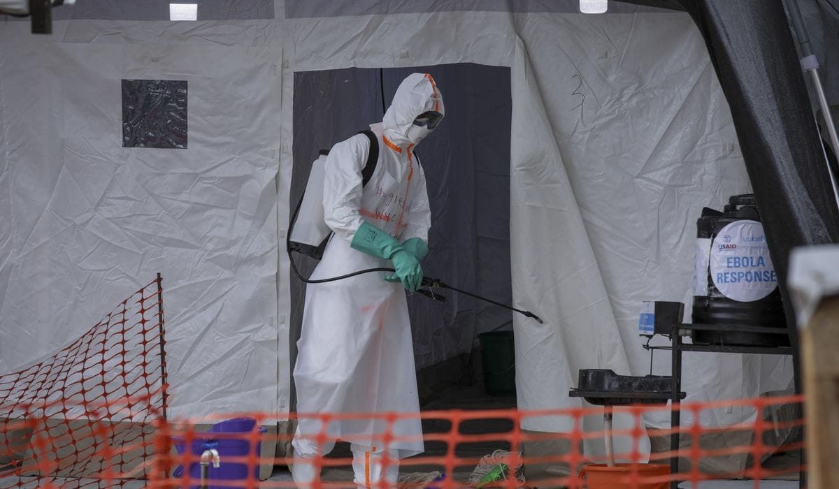 Uganda enfrenta un nuevo brote de ébola y una crisis de desconfianza hacia la vacuna