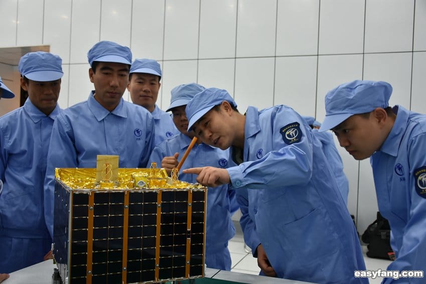 China desarrolla tecnología satelital para el seguimiento global de contenedores de carga