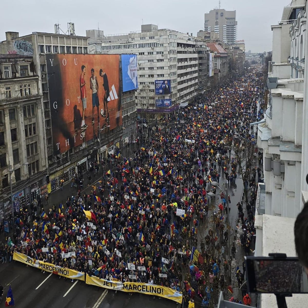 Masiva protesta antigubernamental en Bucarest