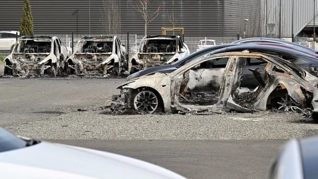 Ataques contra Tesla en EEUU y Europa