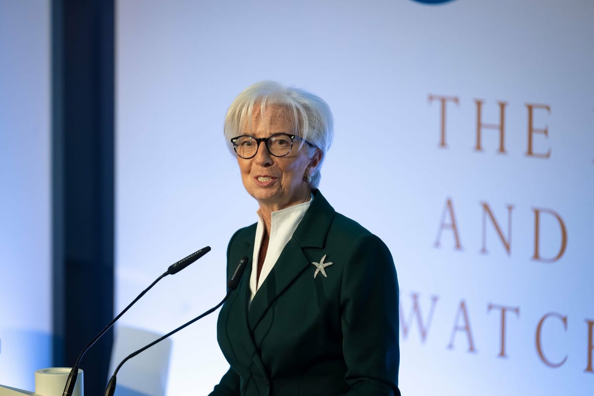 Lagarde considera "imposible" mantener una inflación del 2% en el contexto actual