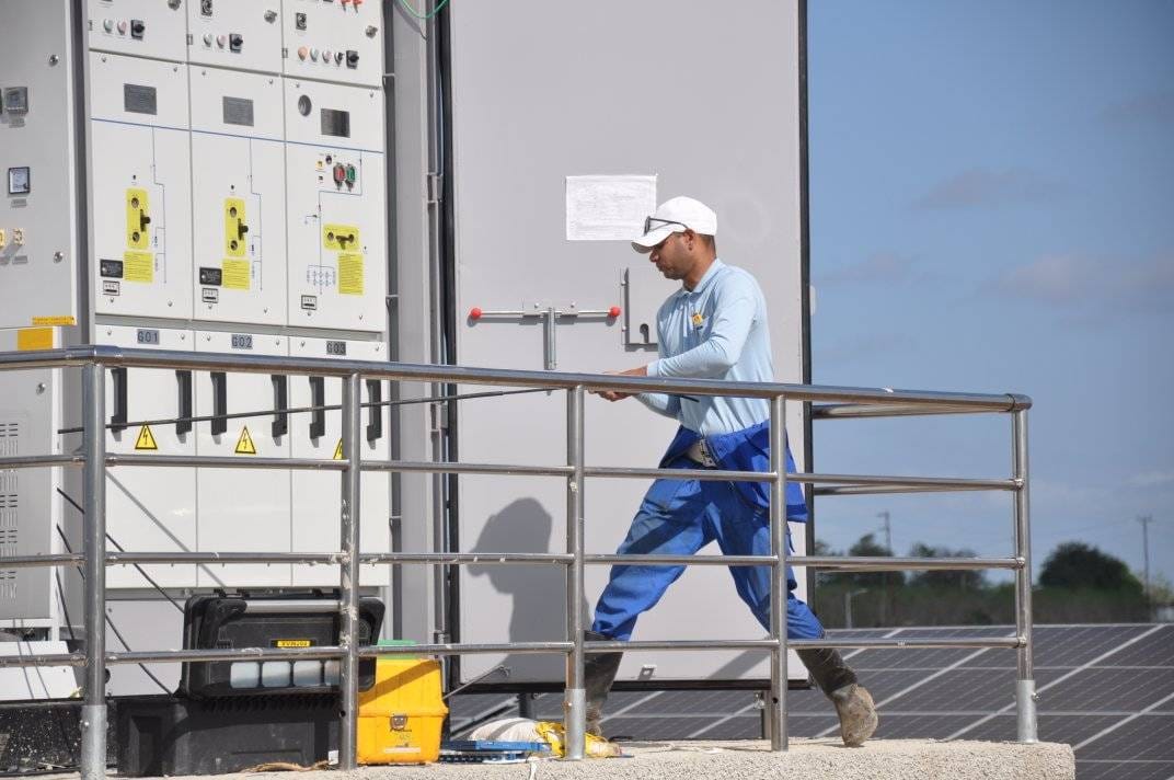 Cuba construye un nuevo parque fotovoltaico