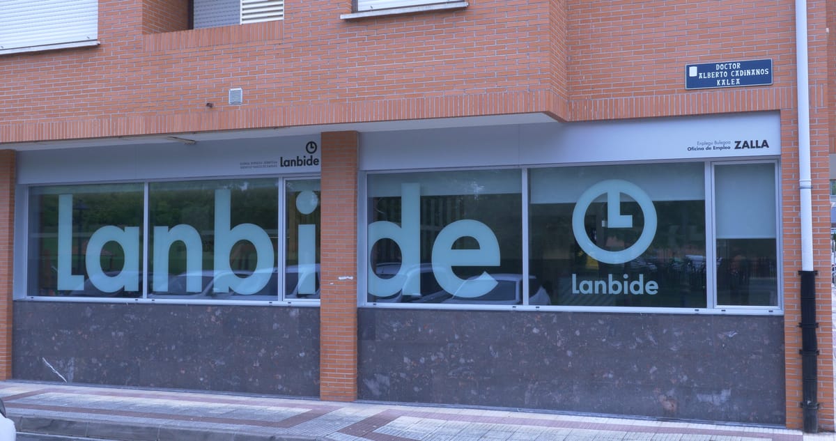 Una persona muere de un infarto en la oficina de Lanbide en Zalla