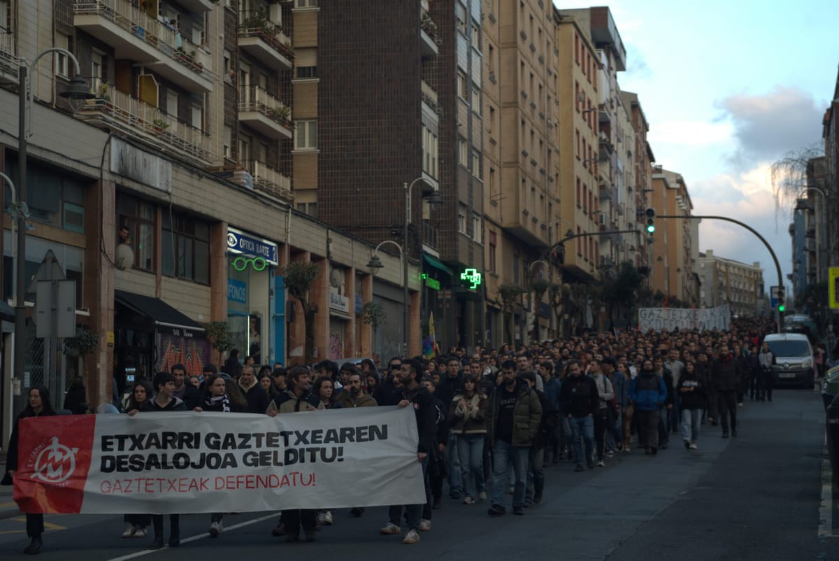 Movilizaciones en Burlata y Bilbo en defensa de los gaztetxes