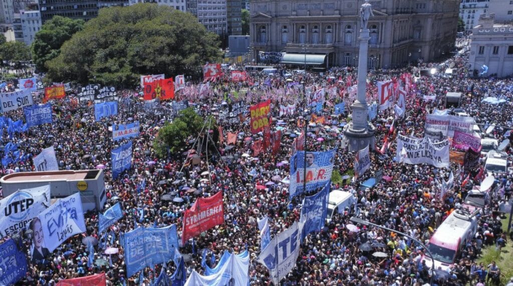 La CGT convoca a una huelga general en Argentina