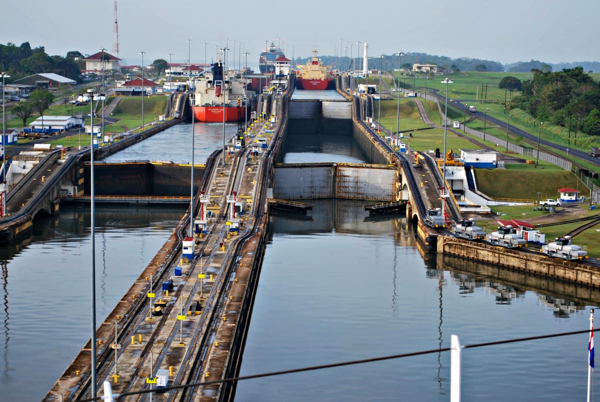 China frena la venta de puertos panameños de CK Hutchison a BlackRock
