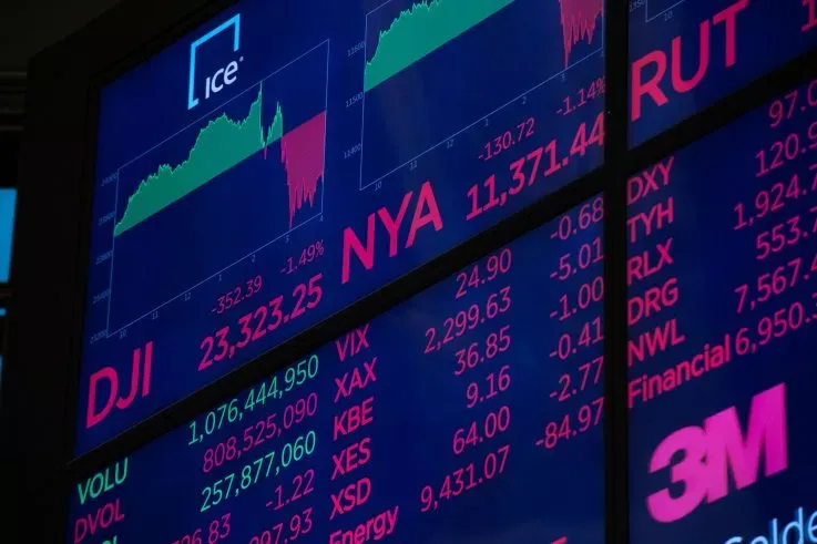Caídas en los mercados del mundo por preocupaciones económicas en EEUU