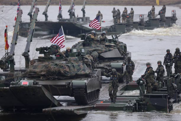 El gasto militar mundial supera los 2 billones de dólares