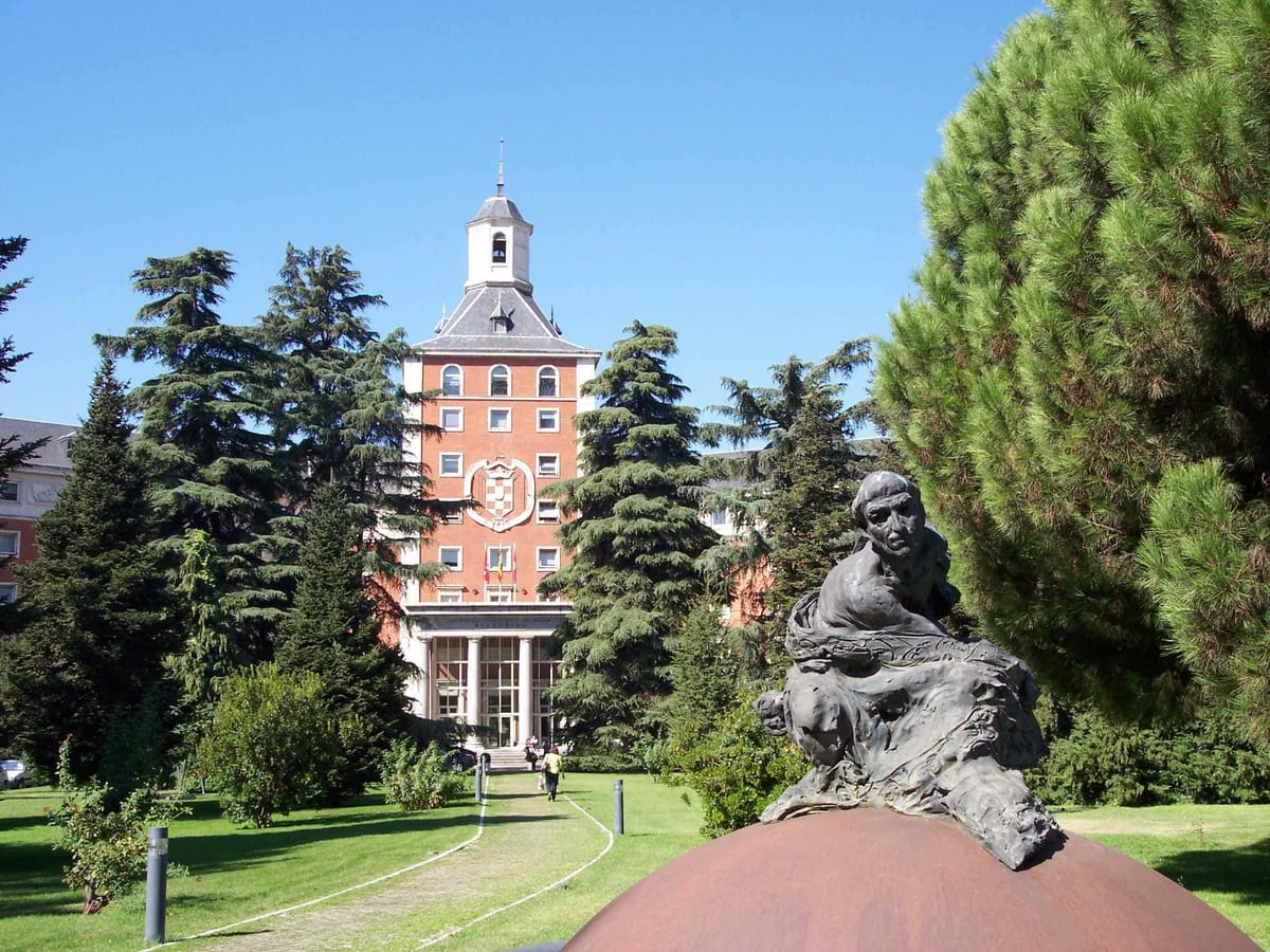 La Universidad Complutense suspende ayudas económicas a sus grupos de investigación