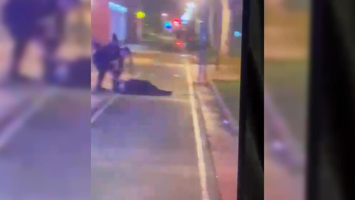 Denuncian a un policía de Murcia que dio una paliza a un menor mientras gritaba "moro de mierda"