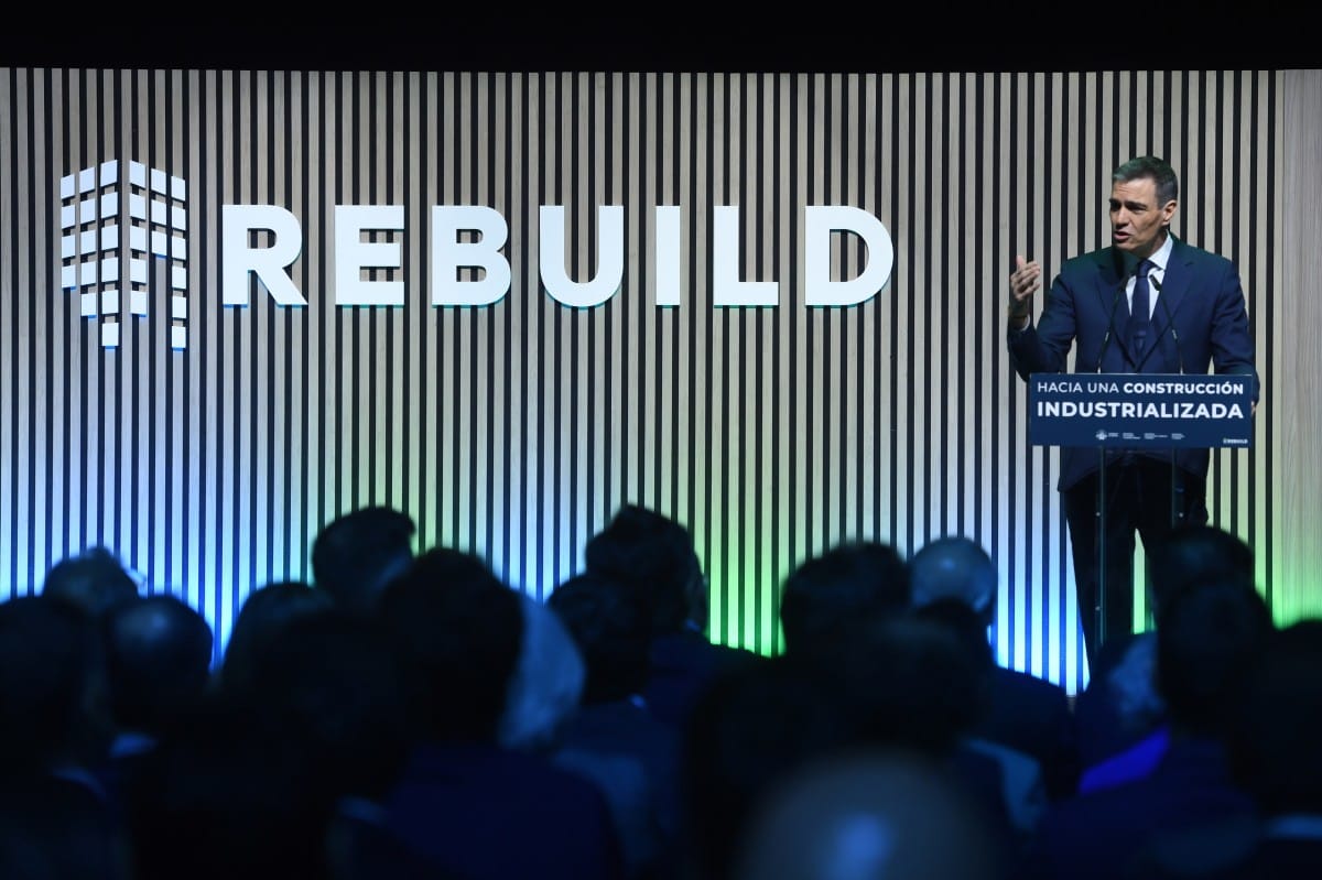 Pedro Sánchez regala 1.300 millones a constructoras para la producción viviendas industrializadas