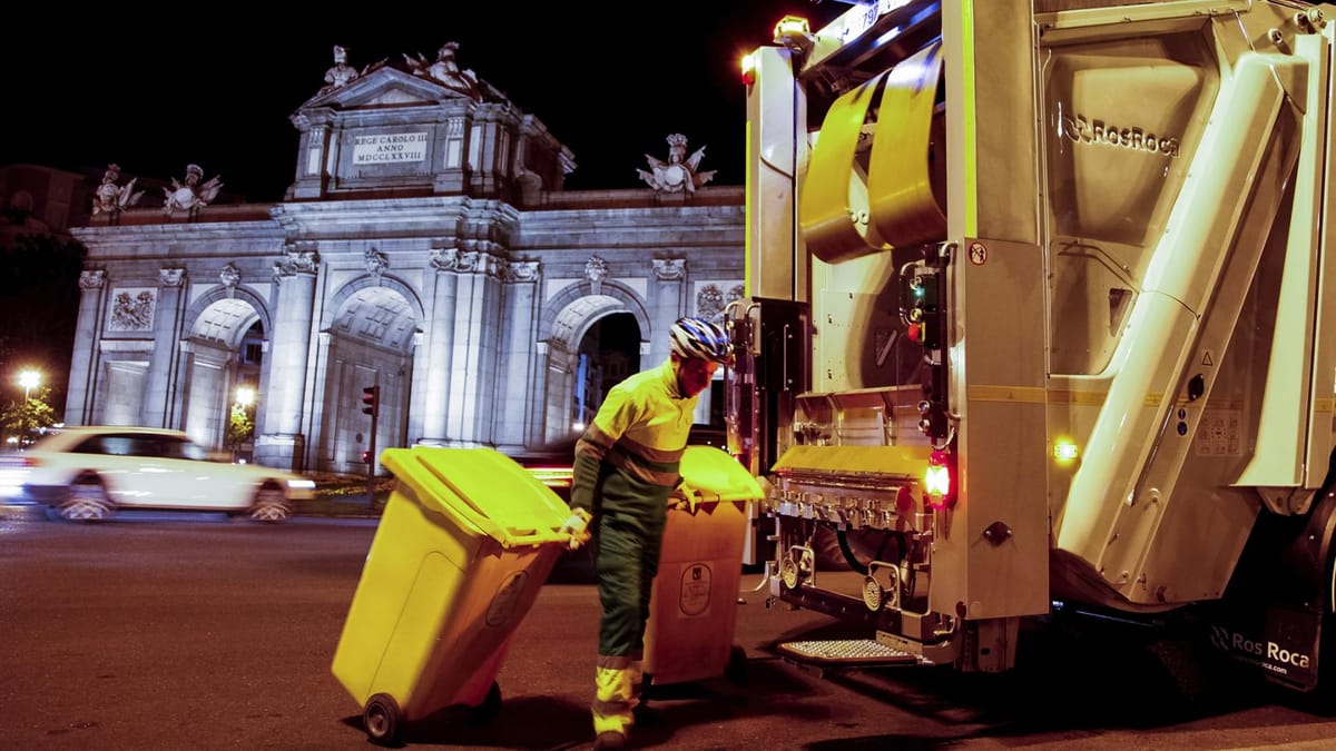 Arranca en Madrid una huelga indefinida de recogida de basuras con servicios mínimos del 50%